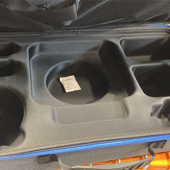 NEEWER Q4 Carrying Bag with Shoulder Strap - Picture 3 of 5